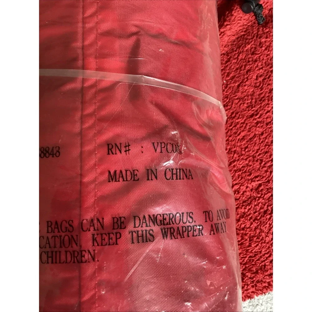 NEW VTG Marlboro Unlimited Red Sleeping Bag 88848 RECTANGULAR 1 Person